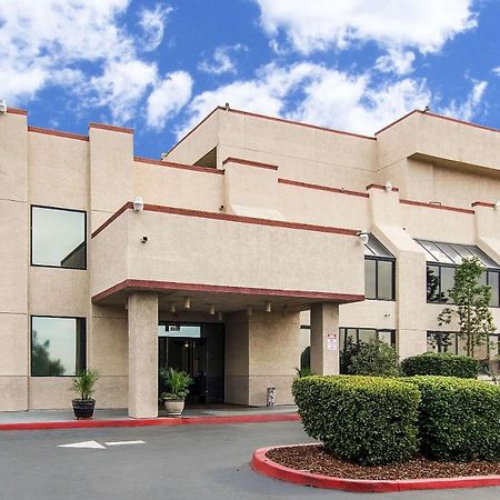 San Bernandino Inn & Suites San Bernardino Exterior foto