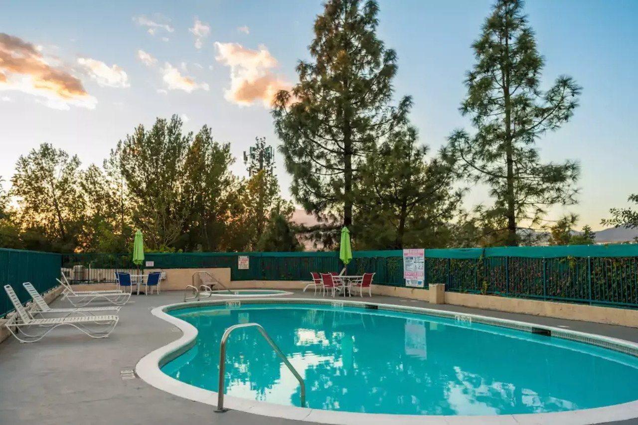 San Bernandino Inn & Suites San Bernardino Exterior foto