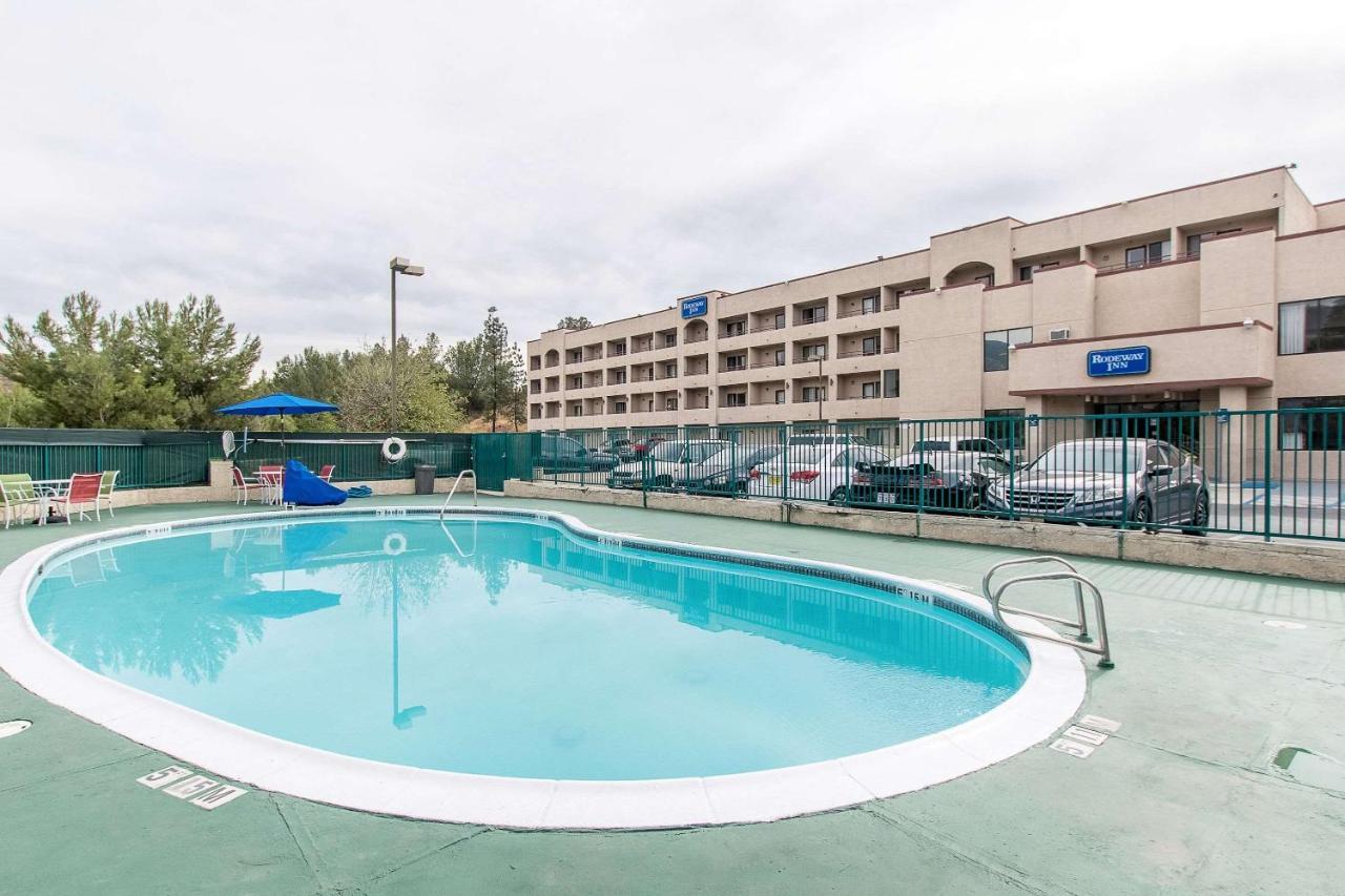 San Bernandino Inn & Suites San Bernardino Exterior foto